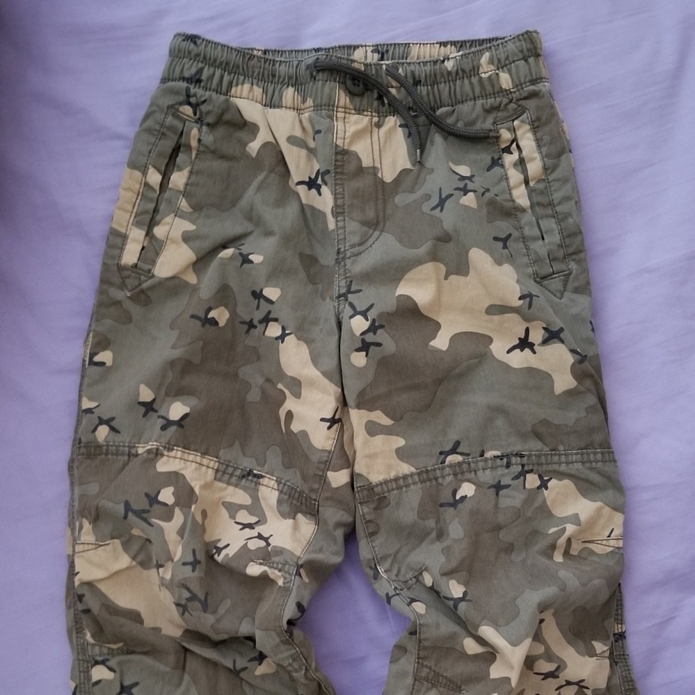 Boys camo long pants size 8